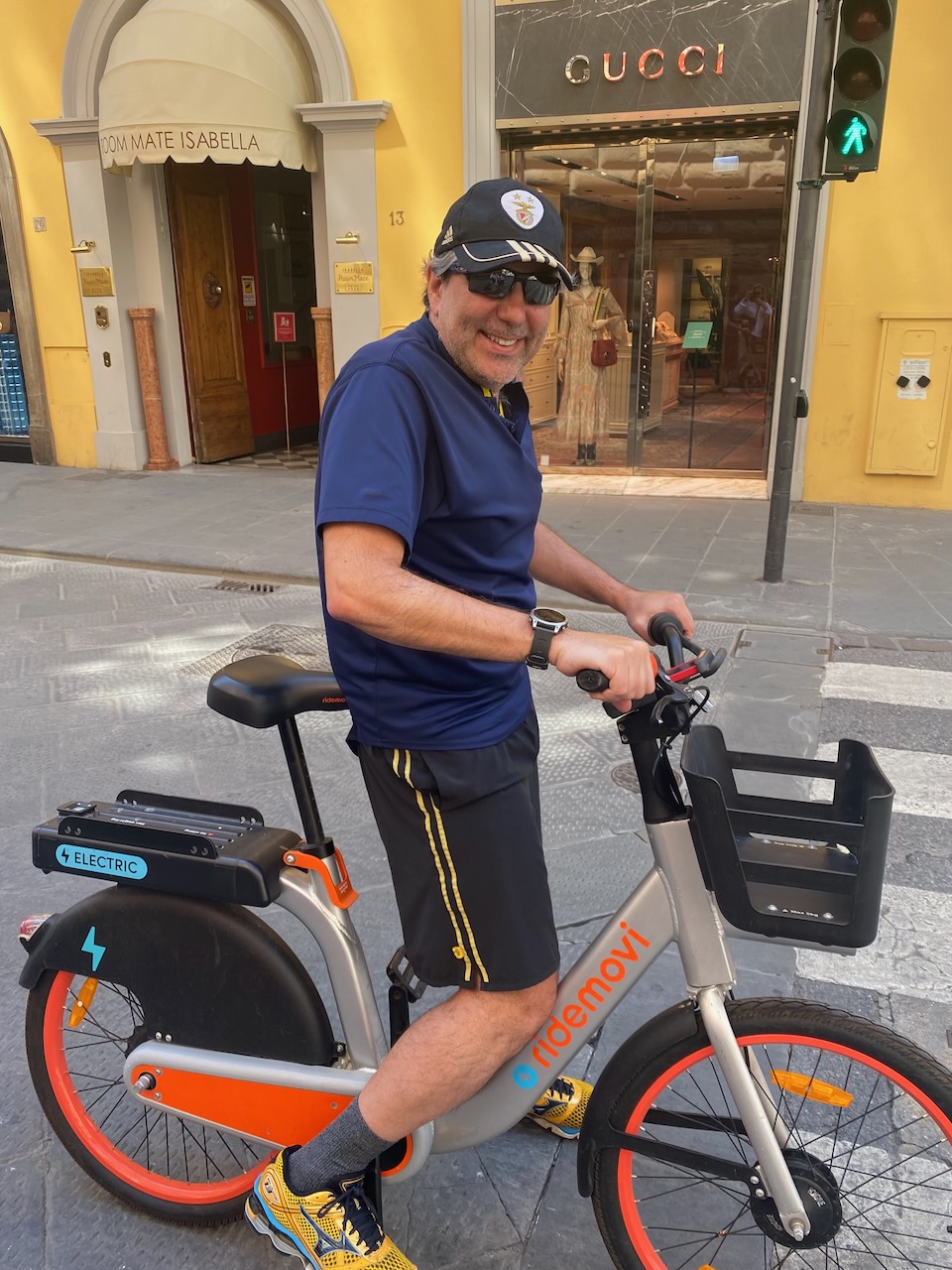 Exploring Florence with a city bike